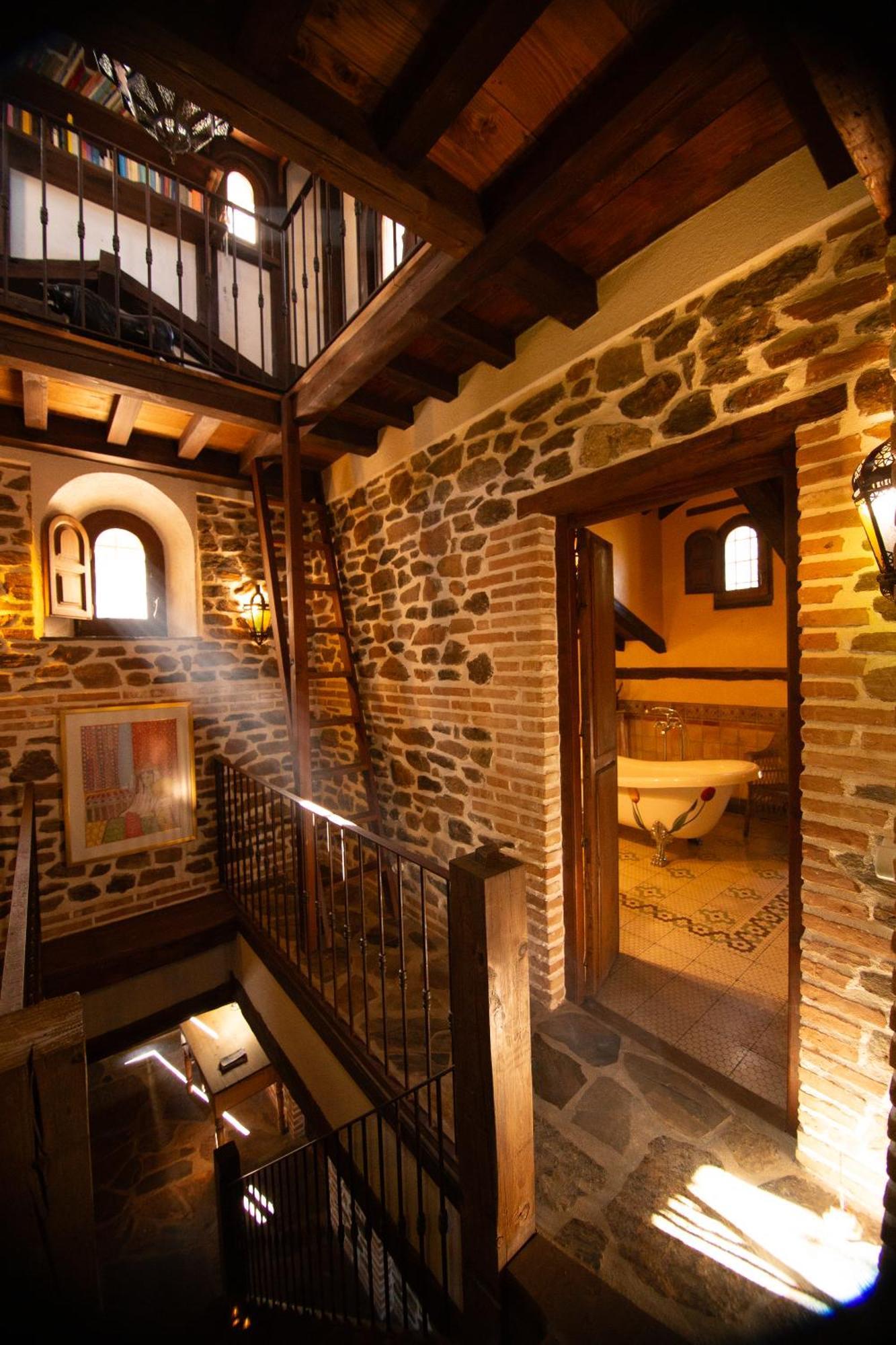 Cortijo Los Arbolitos, Casa Compartida Guejar Sierra Bilik gambar