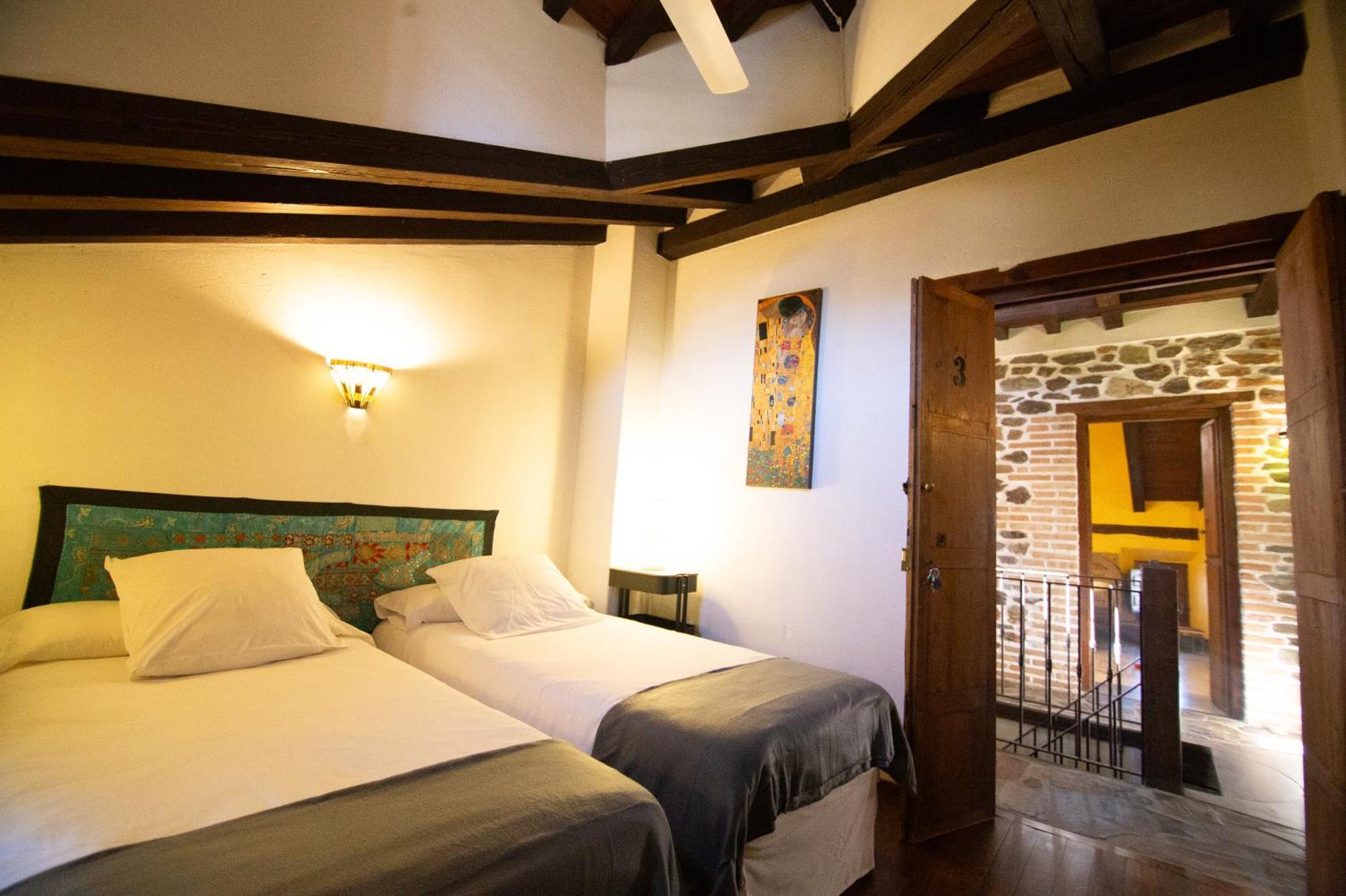 Cortijo Los Arbolitos, Casa Compartida Guejar Sierra Bilik gambar