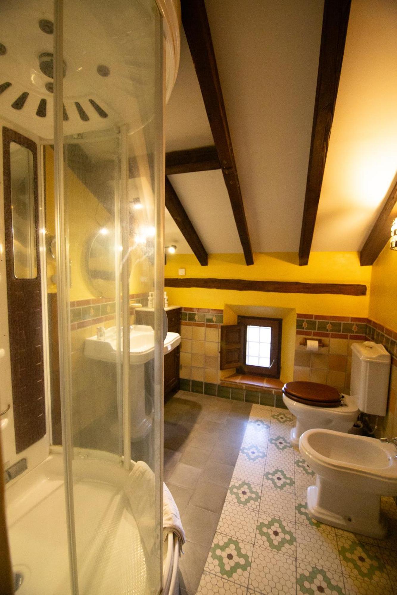 Cortijo Los Arbolitos, Casa Compartida Guejar Sierra Bilik gambar